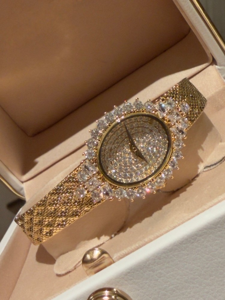 Vintage Ladies Oval Shape Quar - огляд і ціна Watch Winder Compact
